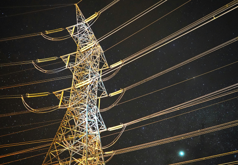 Nefiksuotos elektros kainos planų ir garantinio tiekimo tarifai sumažėjo