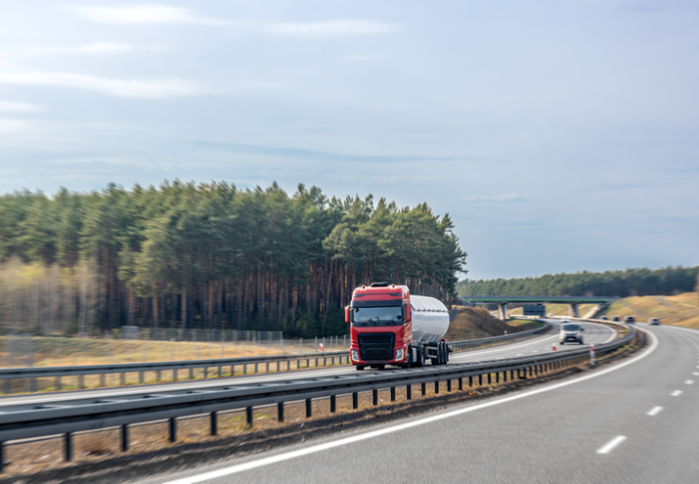 ES šalių vidutinės benzino ir dyzelino kainos mažėjo trečią savaitę iš eilės