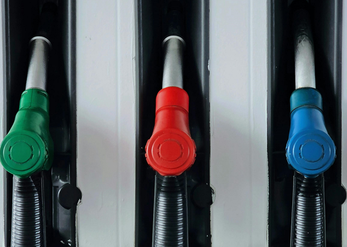 Degalų kainos per savaitę sumažėjo 4–11 centų už litrą