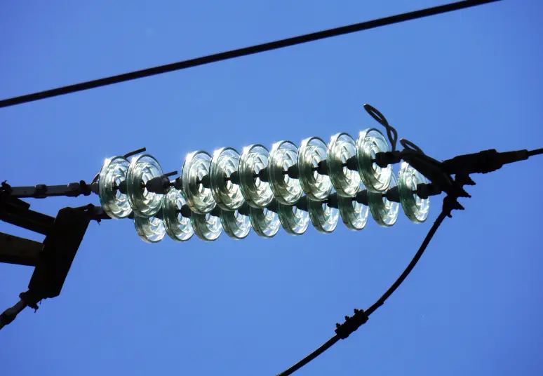 Nepriklausomų elektros tiekėjų siūlomi tarifai išlieka stabilūs, kaip ir elektros kaina biržoje