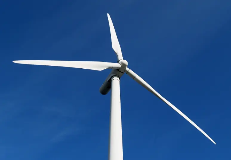 Per savaitę Lietuva pasigamino daugiau elektros nei suvartojo, jos kainos krito, taip pat pigo kiti energijos ištekliai