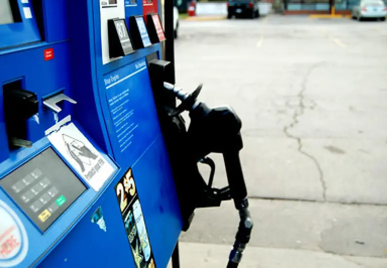 Degalai brango beveik visose ES šalyse, bet Lietuvoje benzinas išliko pigiausias