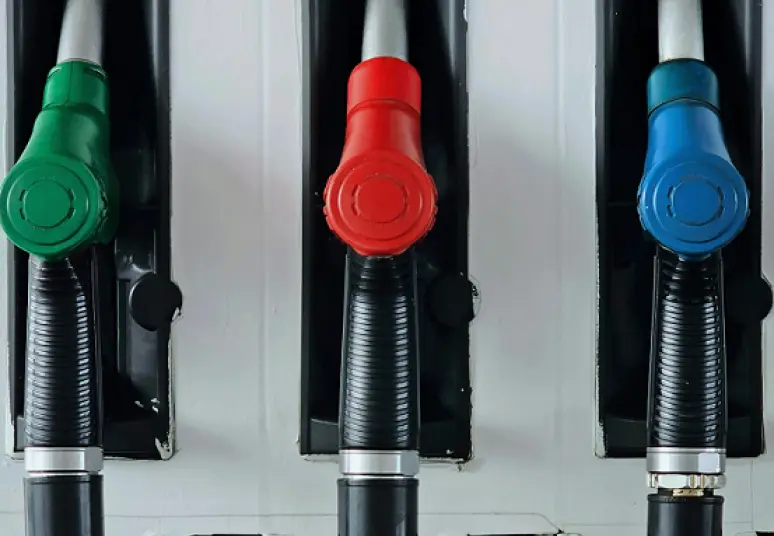 Trečiadienio rytą sumažėjo benzino ir dyzelino vidutinės kainos, SND kaina didėjo