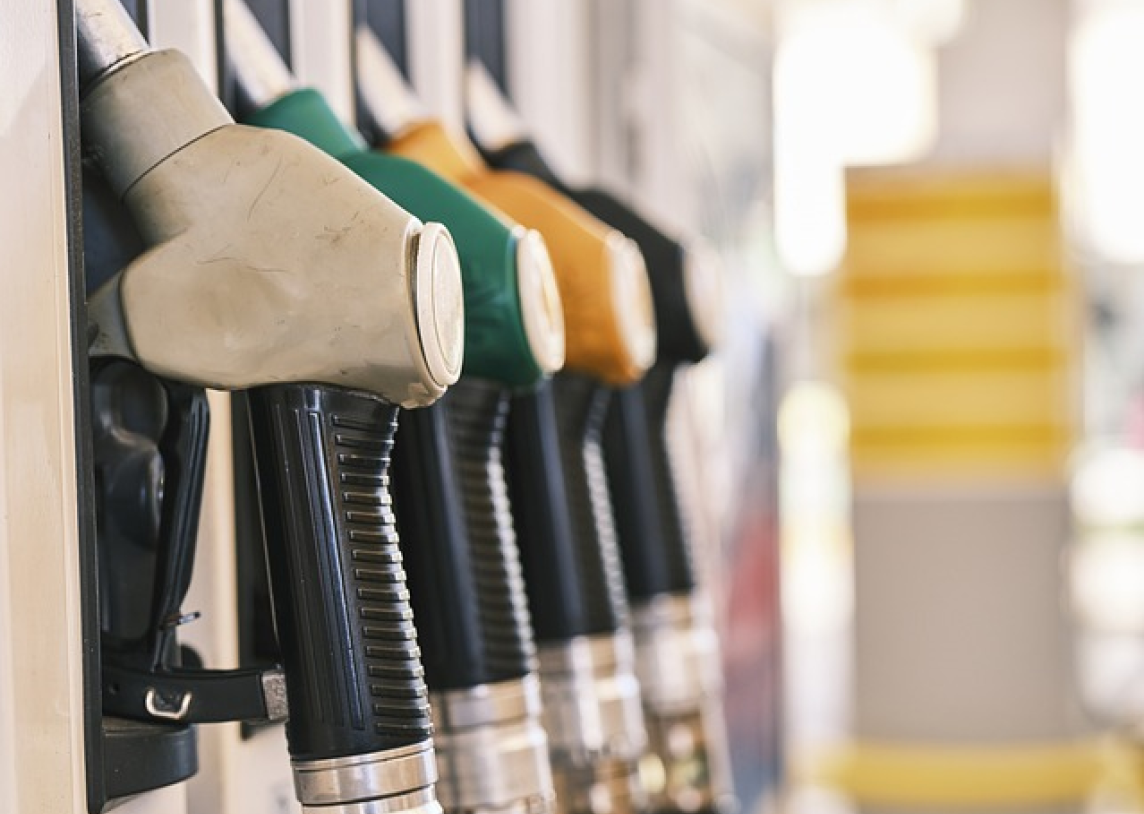 Degalai Lietuvoje pinga antrą savaitę iš eilės