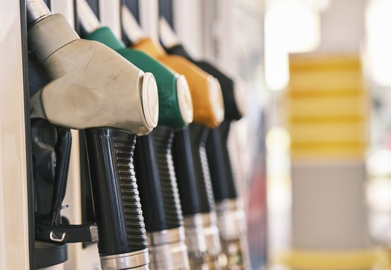 Degalai Lietuvoje pinga antrą savaitę iš eilės