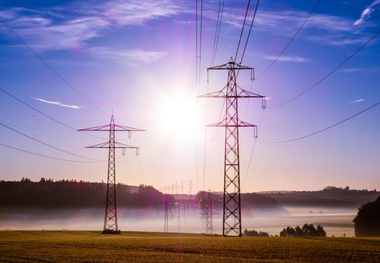 Fiksuotos elektros kainos planų vidutiniai tarifai keitėsi nežymiai