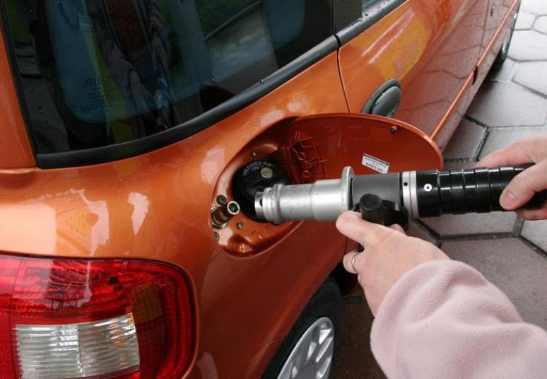 Trečiadienio rytą sumažėjo benzino ir dyzelino vidutinės kainos, SND vidutinė kaina nepakito