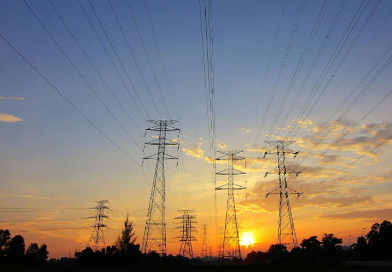 Sekmadienį fiksuota viena mažiausių didmeninių elektros kainų šiais metais