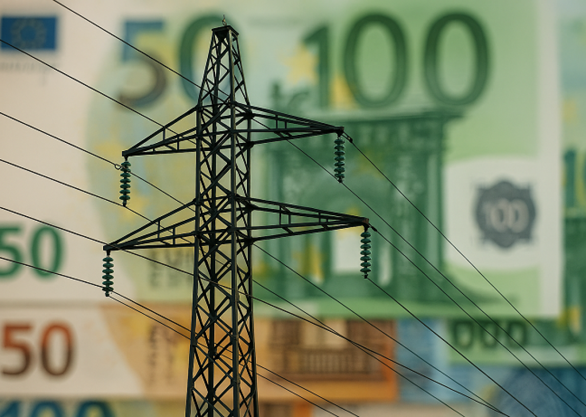 Rugpjūtį didmeninė elektros kaina Lietuvoje išliko mažiausia per penkerius metus, o vartotojų mokama galutinė kaina – žemesnė nei ES šalių vidurkis