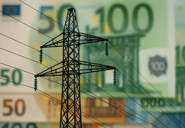 Rugpjūtį didmeninė elektros kaina Lietuvoje išliko mažiausia per penkerius metus, o vartotojų mokama galutinė kaina – žemesnė nei ES šalių vidurkis