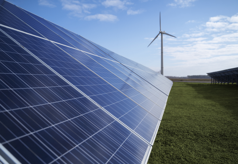 Didelė vietinė elektros generacija ir viena mažiausių šiemet vidutinė elektros kaina, toliau pigo nafta ir naftos produktai