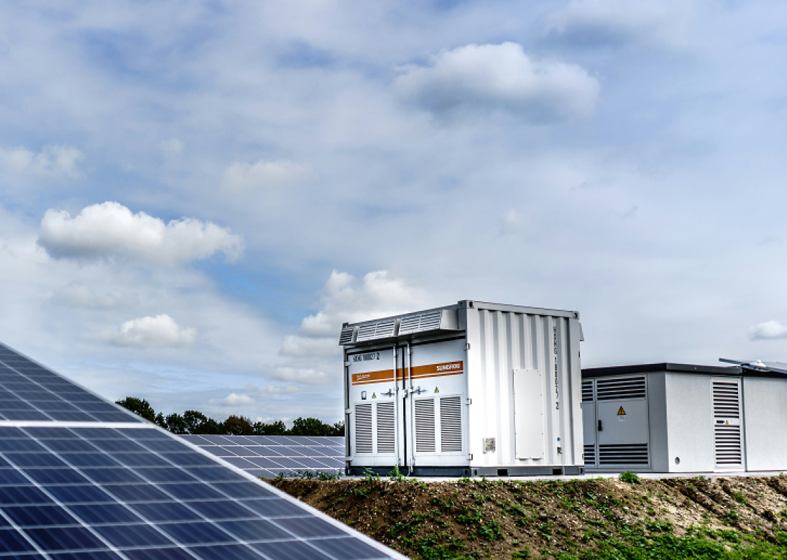 Elektros kaupimo įrenginių kainos mažėja