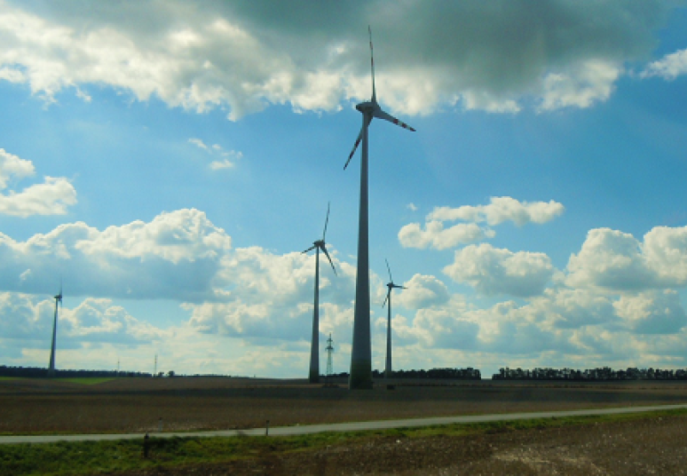 Spalį pigo iškastinis kuras ir jo produktai, nafta – pigiausia nuo 2020-ųjų