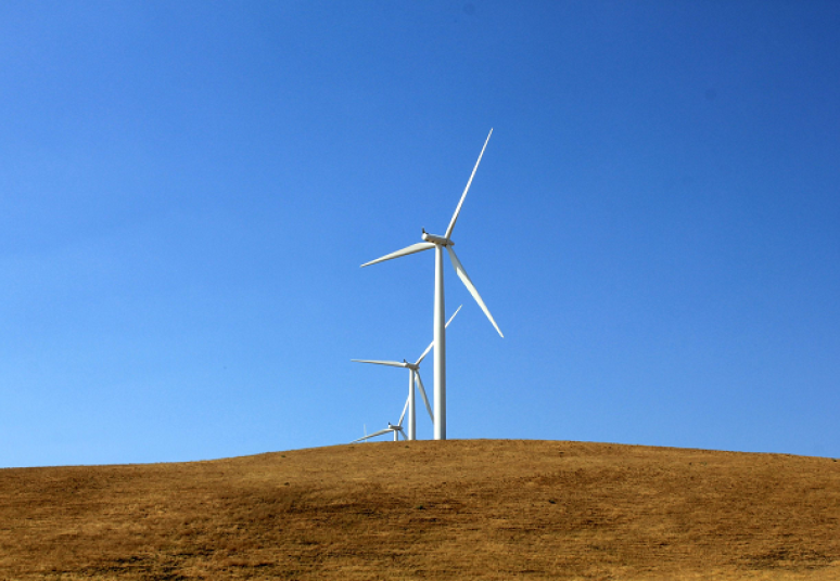 Elektros kainų savaitės vidurkis – mažiausias šiemet, dujos pigo, nafta brango