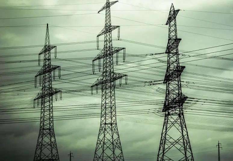 Sumažėjusi elektros gamyba ir sugedusi jungtis padidino energijos kainas