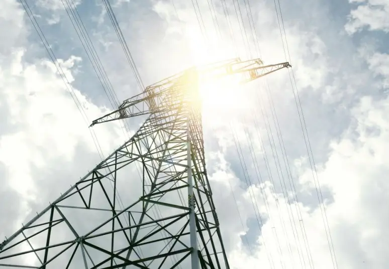 Kovo pradžioje elektros kainos biržoje krenta, o fiksuotos kainos planų vidutiniai tarifai padidėjo