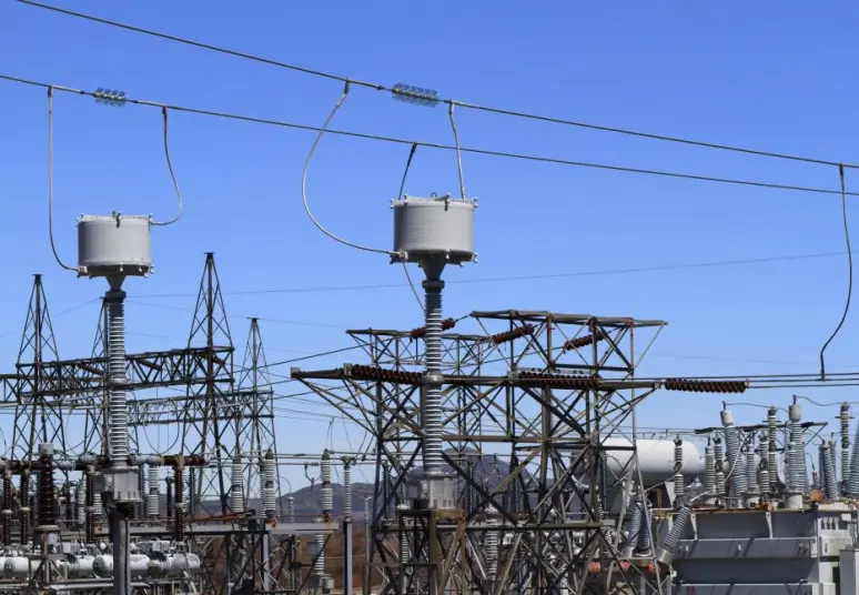 Praėjusią savaitę reikšmingai atpigo elektra, benzino kainos beveik nekito, o naftos kainų vidurkis – antras didžiausias šiemet