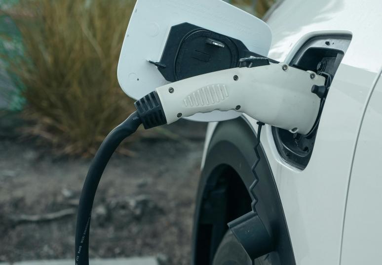 Per mėnesį įregistruota beveik pusantro tūkstančio elektromobilių, o nuo metų pradžios jų padaugėjo apie dešimt tūkstančių