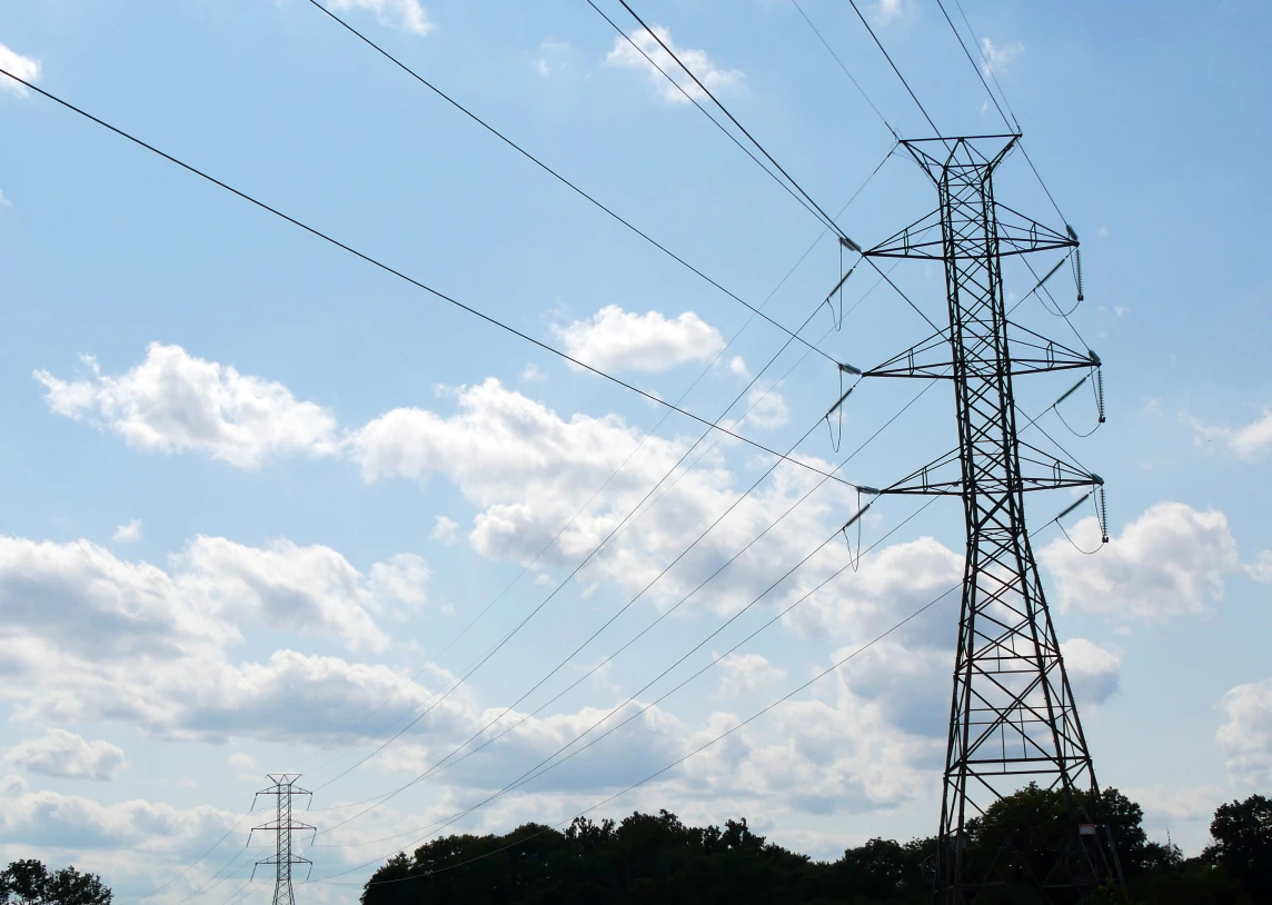 Elektros kainos biržoje mažėjo, o fiksuotos kainos planų vidutiniai tarifai padidėjo