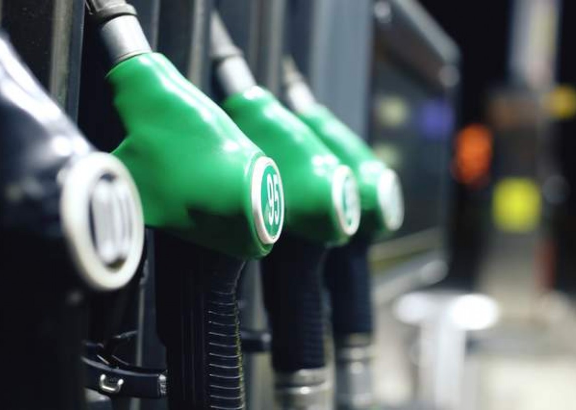 Benzino vidutinė kaina Baltijos šalyse išlieka didesnė nei Vokietijoje
