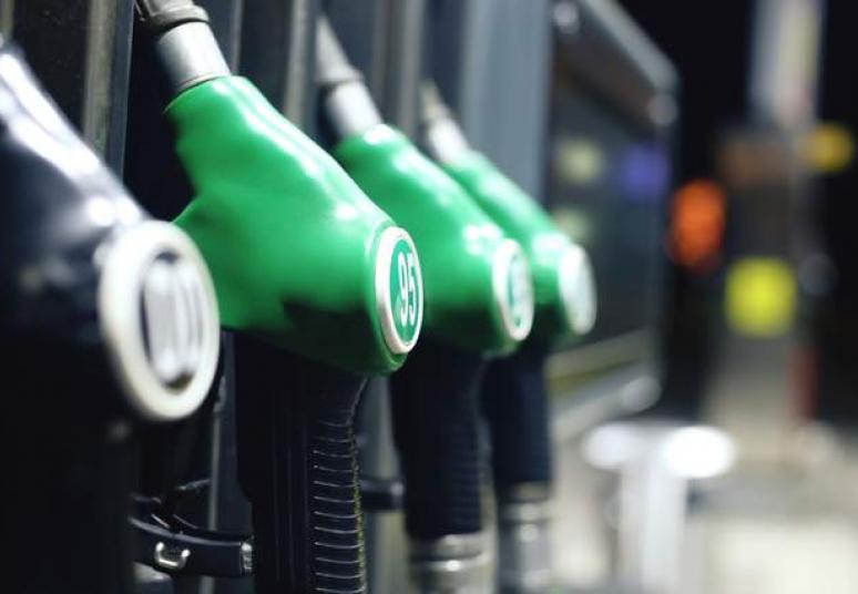 Per pastarąją savaitę benzino kainos labiausiai mažėjo Lietuvoje