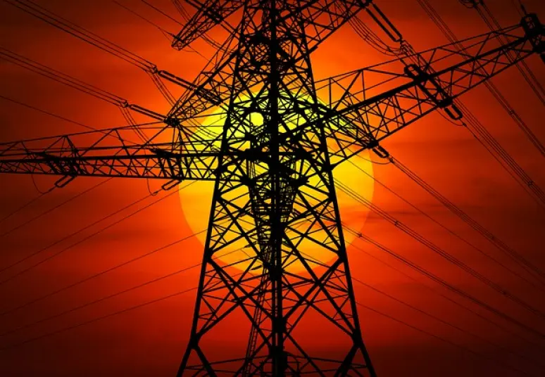 Balandis – saulės ir mažų didmeninių elektros kainų mėnuo